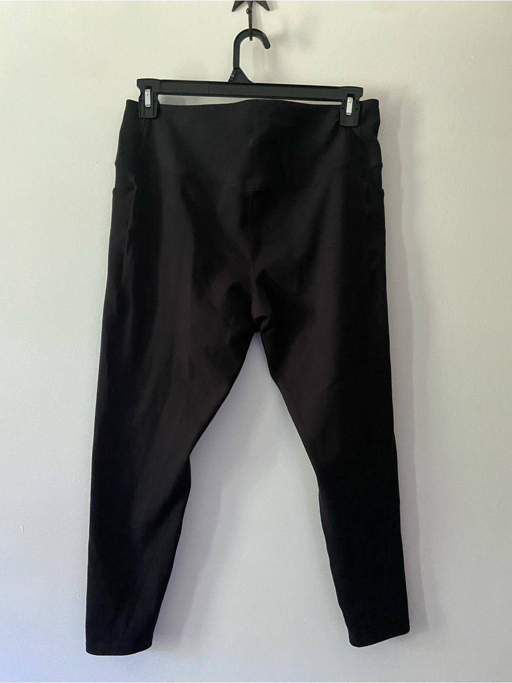 Danskin Leggings with Pockets for Tummy Control Solid High Waist Capris Cropped - Picture 5 of 7